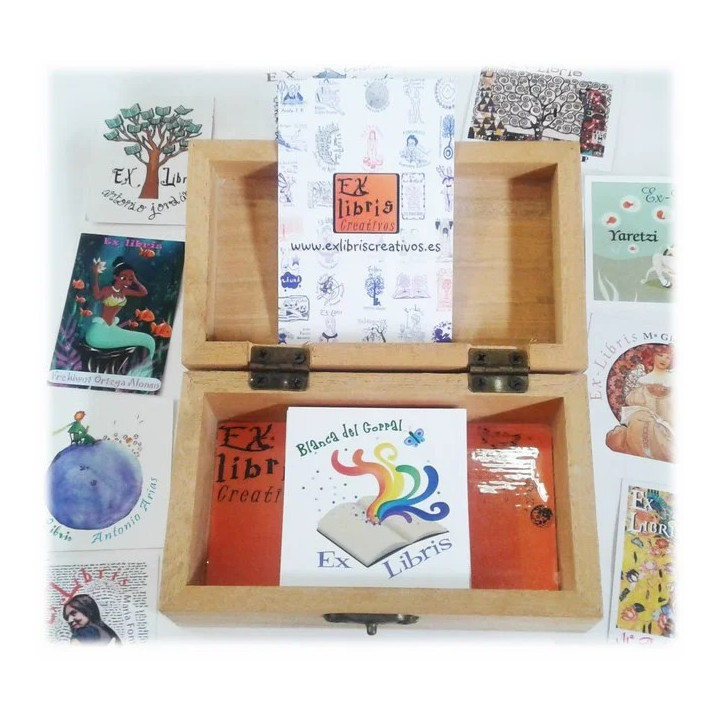ExLibris Chica leyendo libro